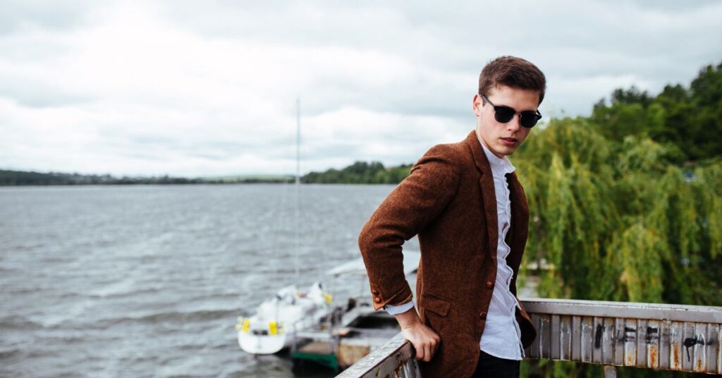 Natural flow - medium length hairstyles for men