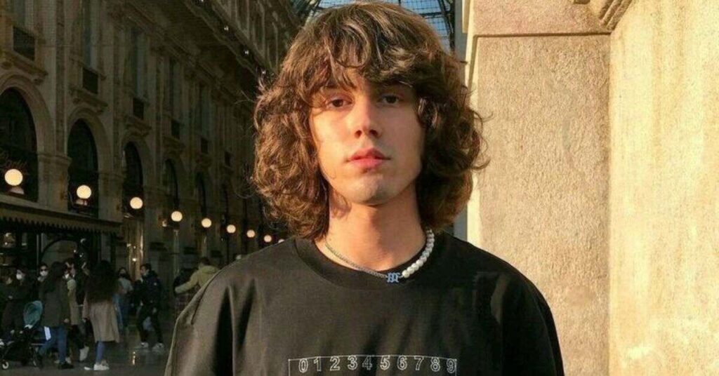 Men’s Shag Long Hairstyle Trends