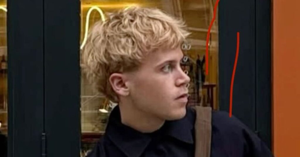 Avant-garde micro-fringe mod cut.