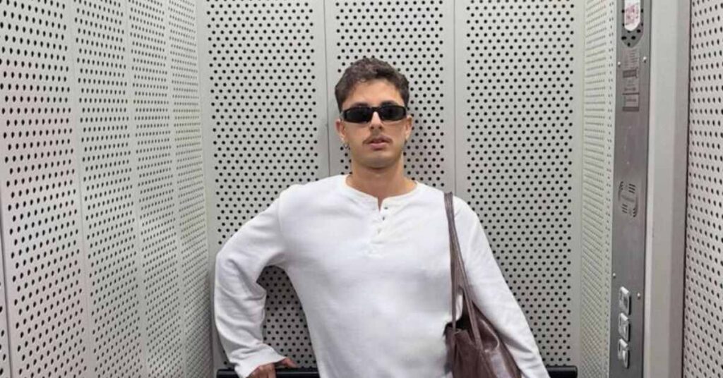 Mid Taper Mullet featuring a smooth side transition and a voluminous textured back.