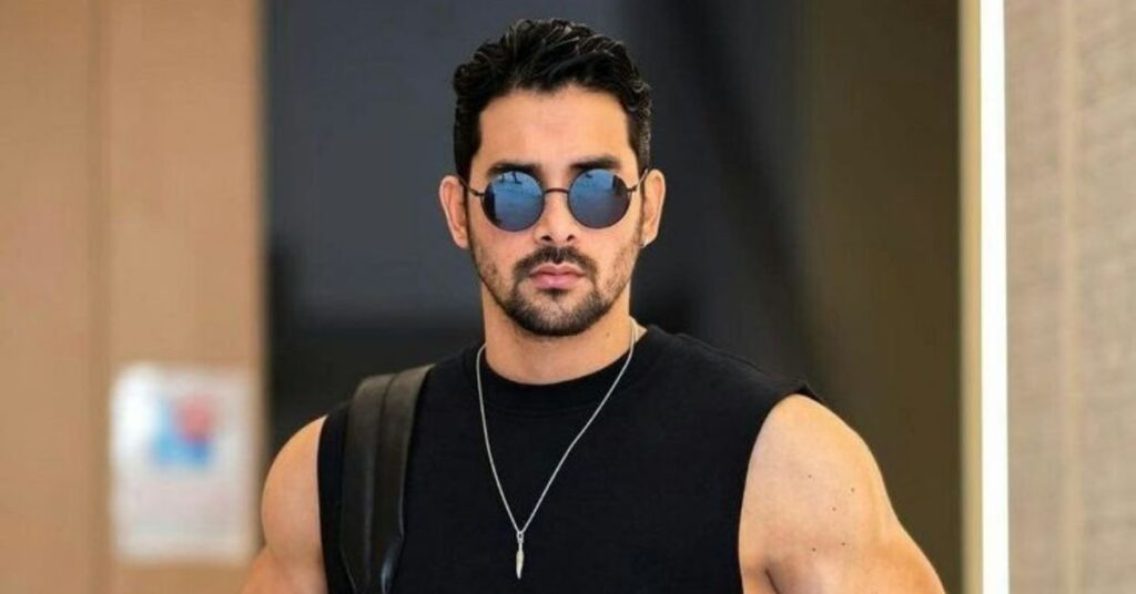 Natural hair comb over for men with a soft finish and minimal styling products.