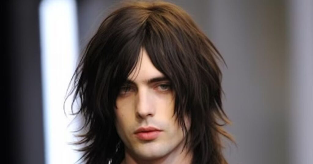 Men’s shoulder-length hairstyles