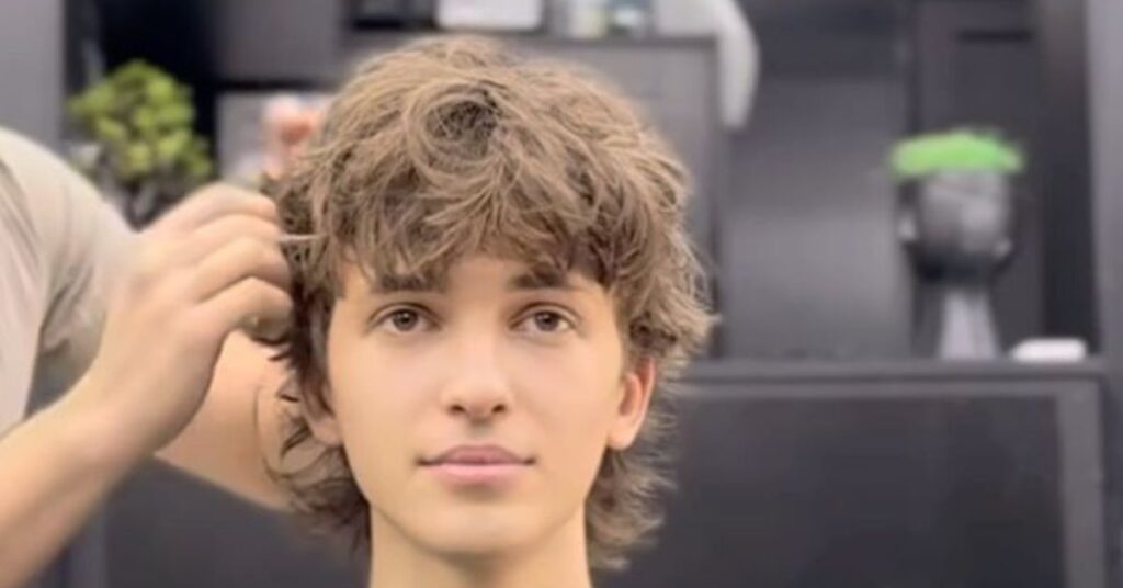 Shaggy wolf mod hybrid hairstyle.