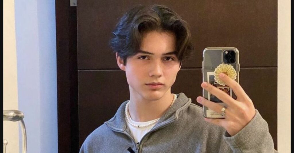 Blowout Taper Middle Part