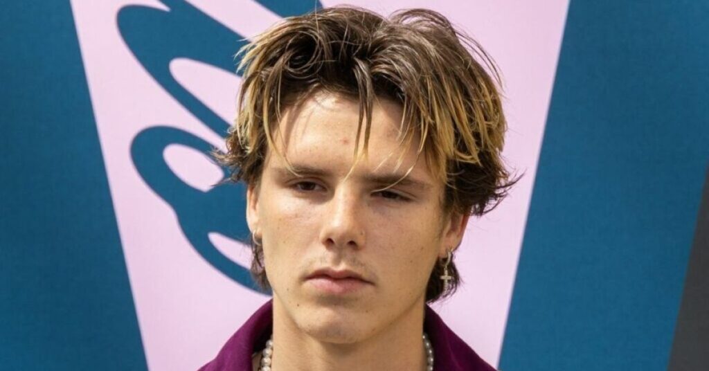 Classic 90s Curtain Hairstyle