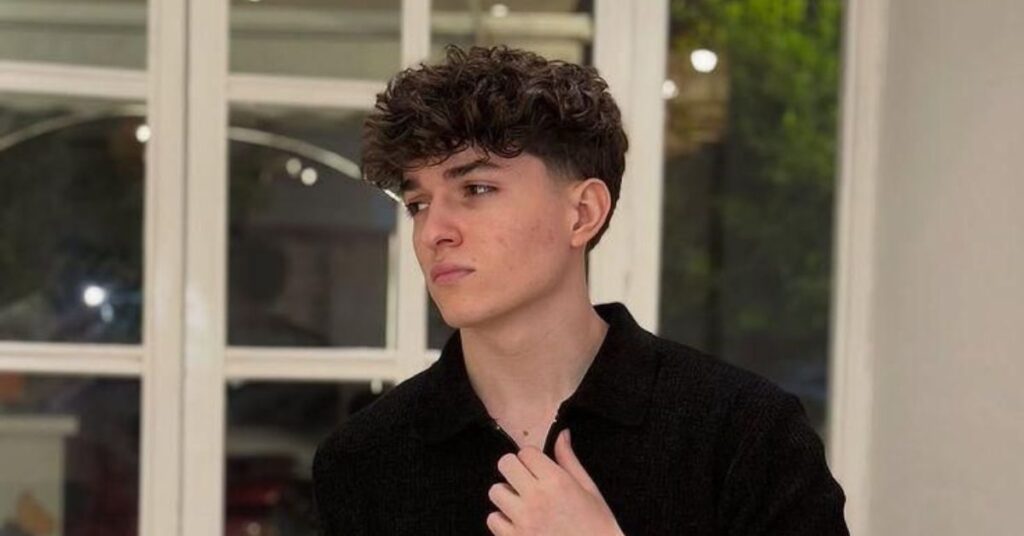 Curly Crop Blowout Taper hairs