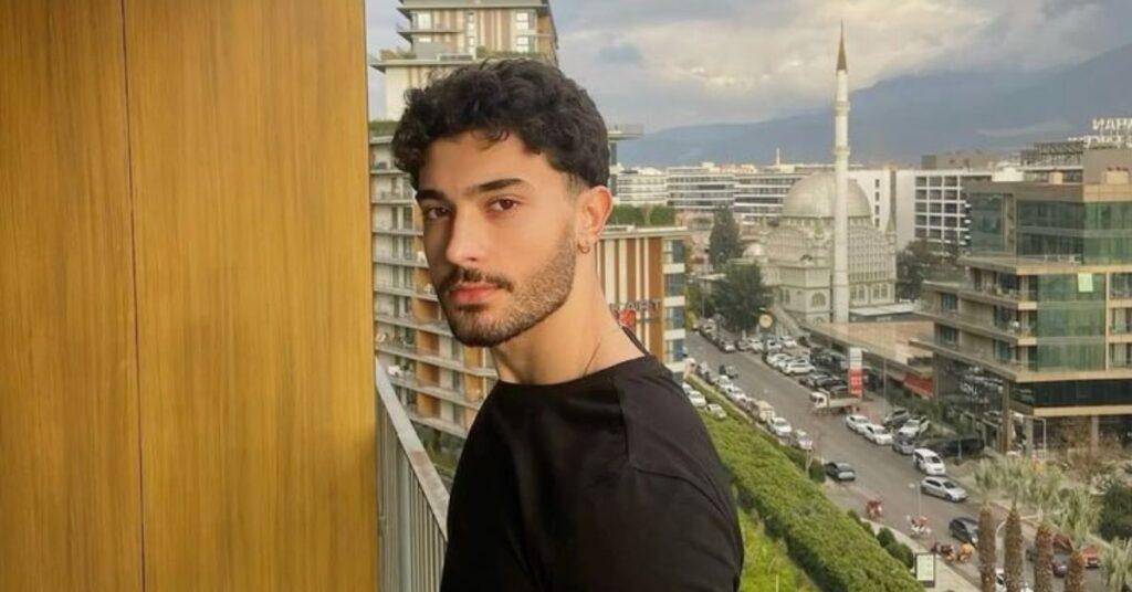 Haircuts for Big Foreheads Men