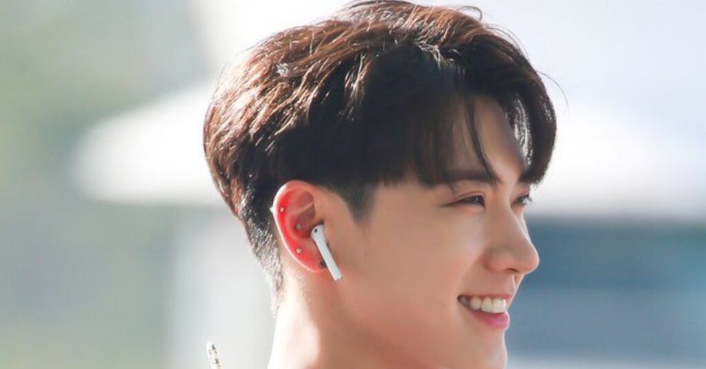 Comma Haircut for Men