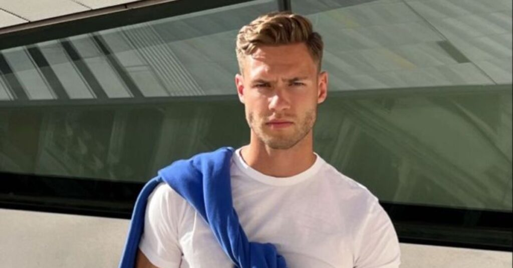 Haircuts for Big Foreheads 