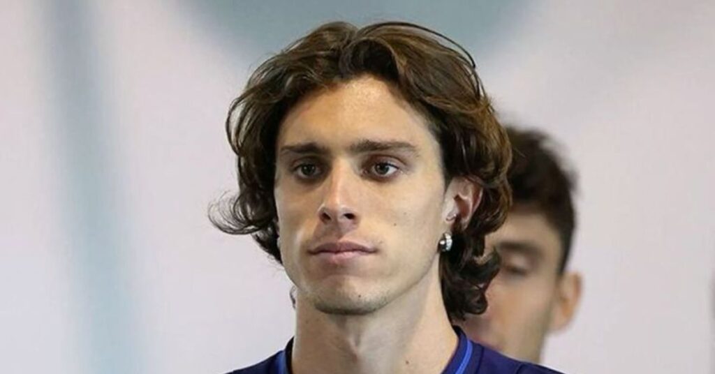 Long Surfer Hair with Undercut