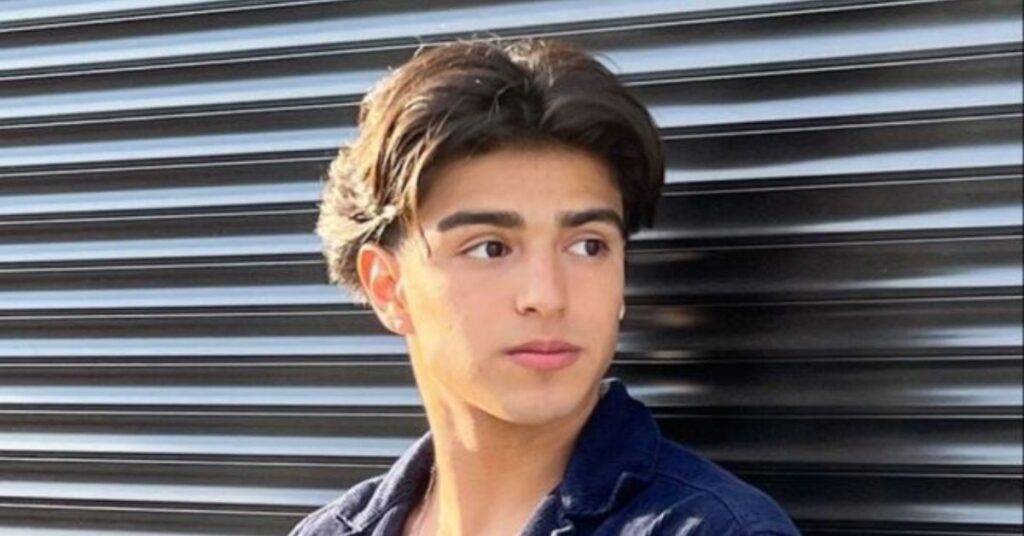 Messy Curtain Hairstyle