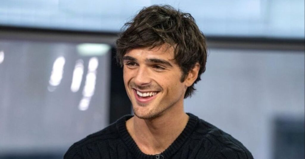 Jacob Elordi Messy Medium Length Style