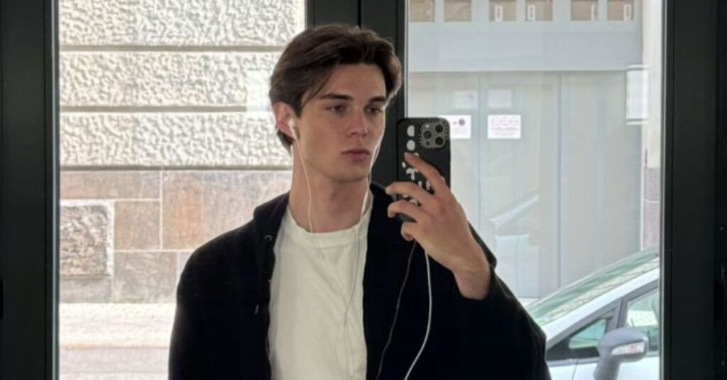 Curtain Hairstyles for Men