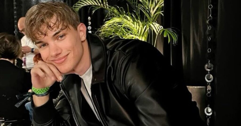 Tousled Casual Haircut men's