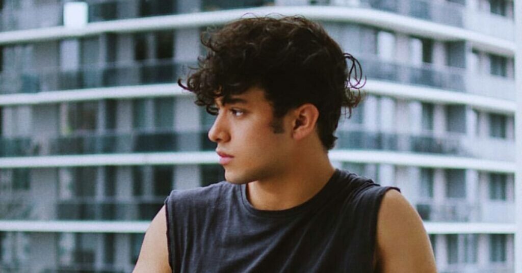 Modern Curly Hair Trends