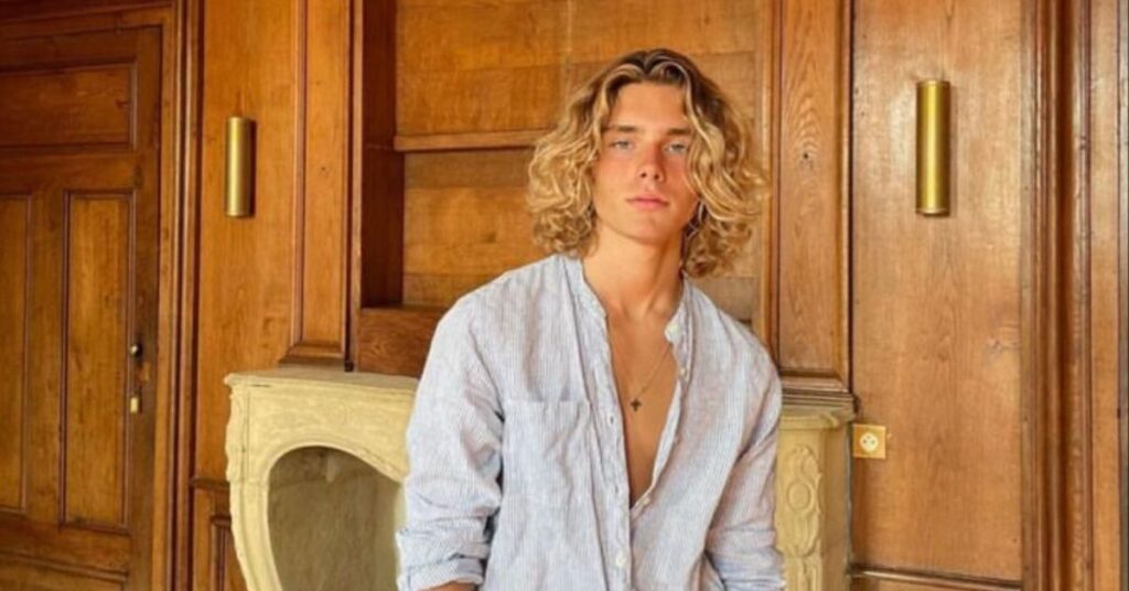 Stylish Long Hair for Men