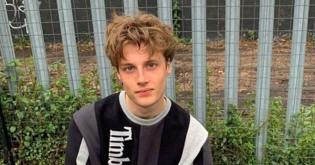 Messy Fringe for Thin Hair