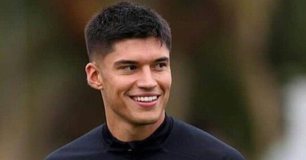 Low Maintenance Men Hairstyles