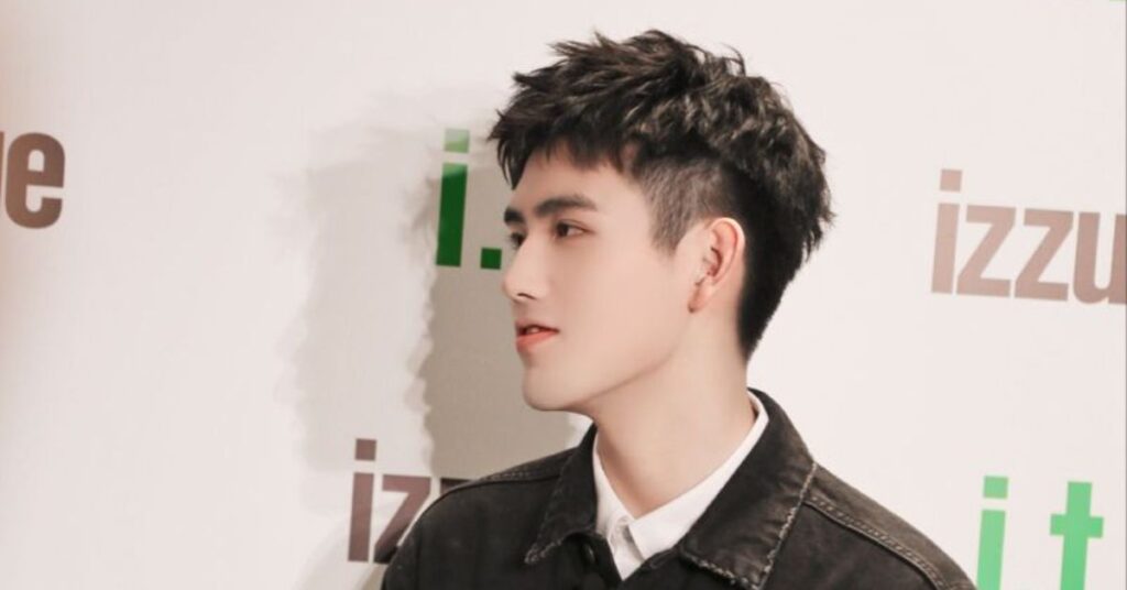 Textured Modern Pomp haircut for men