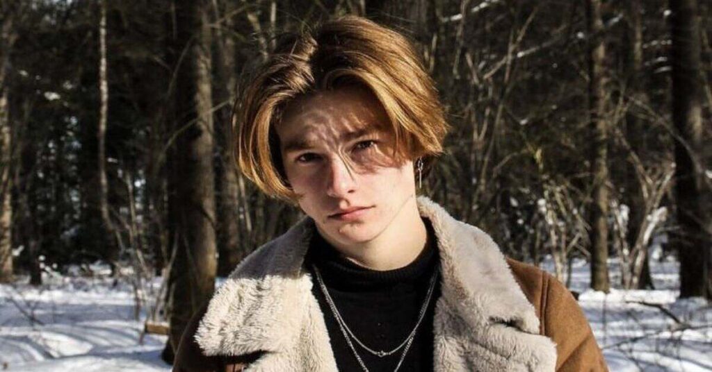 How to Style Flow Hairstyle
