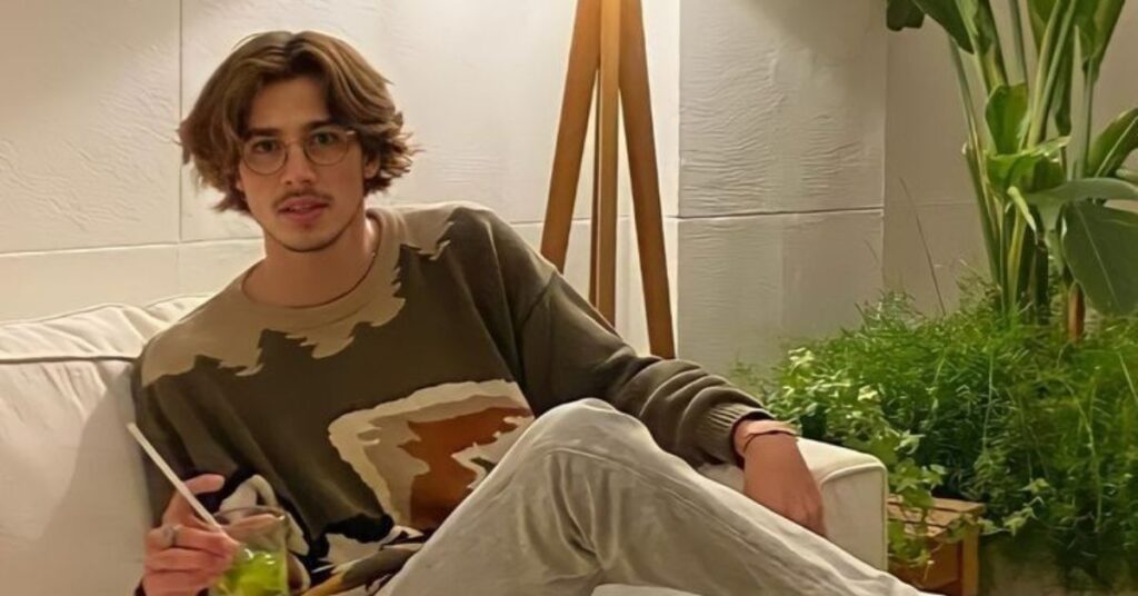 The Curtain Hairstyle