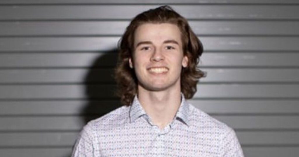 Hockey haircut men trends